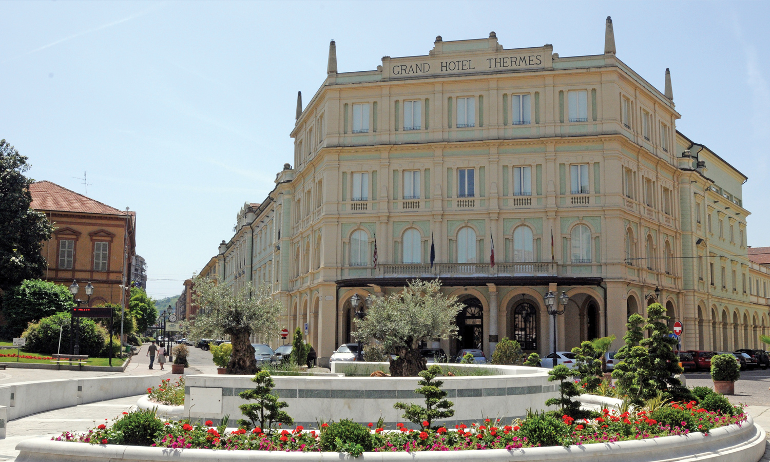 Piazza Italia, Acqui's main square, and the Hotel Nuove Terme, built along the spa building in 1870.