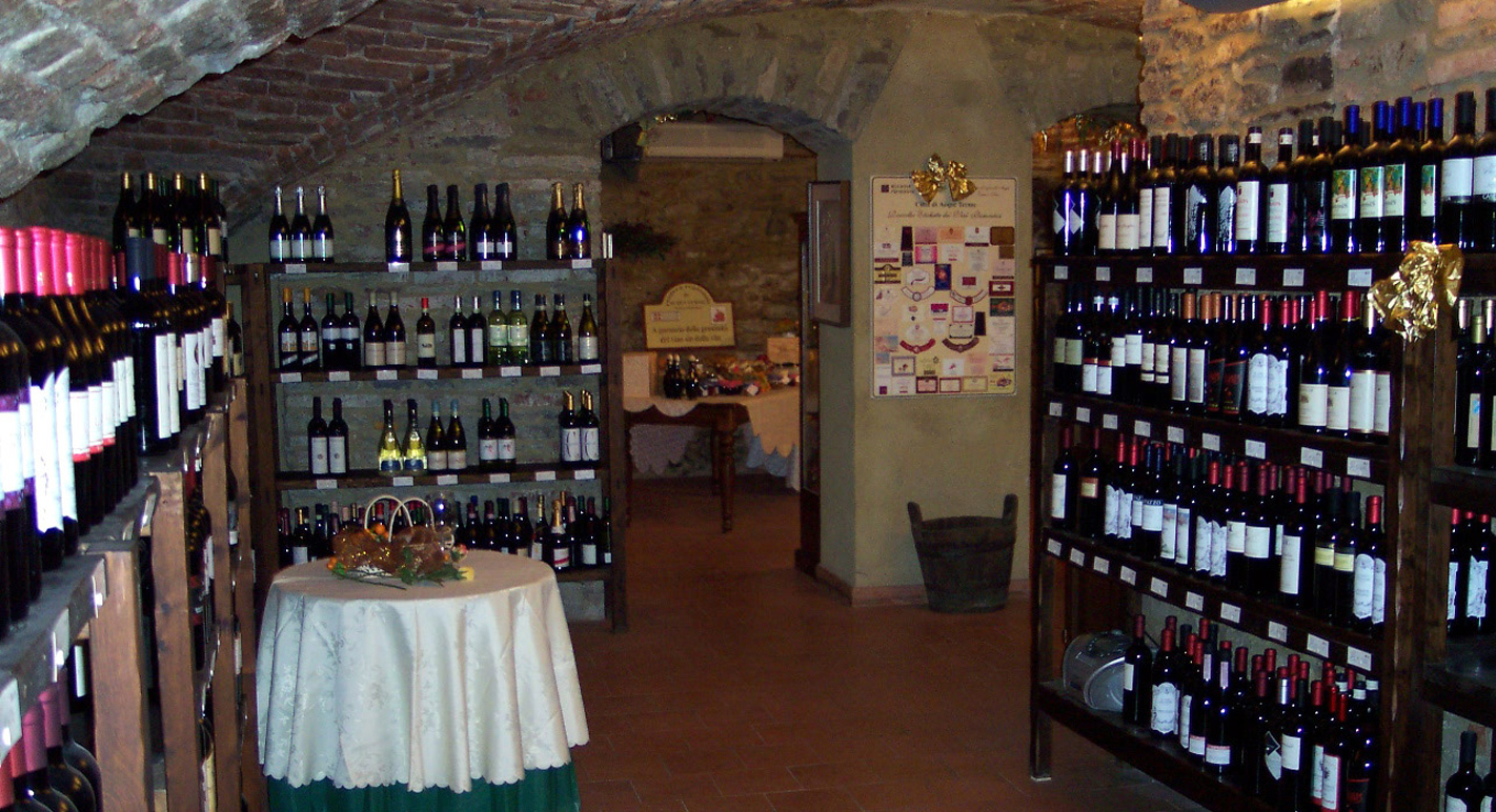 Regional Wine Cellar “Acqui Terme & Vino”, in Piazza Abram Levi. The perfect place to discover the Region's famous wines and food specialities.