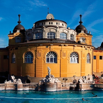 Széchenyi-Thermal-Bath-Budapest_INTRO