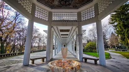 Колонада „Момина сълза“